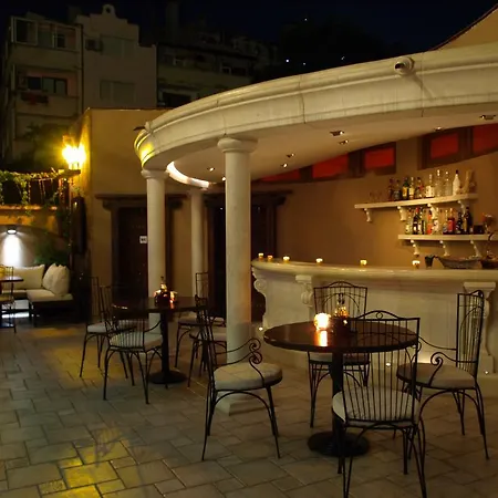 семеен опера מלון 3*