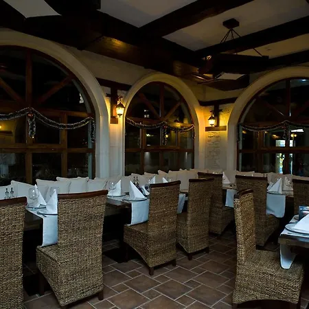 семеен опера מלון