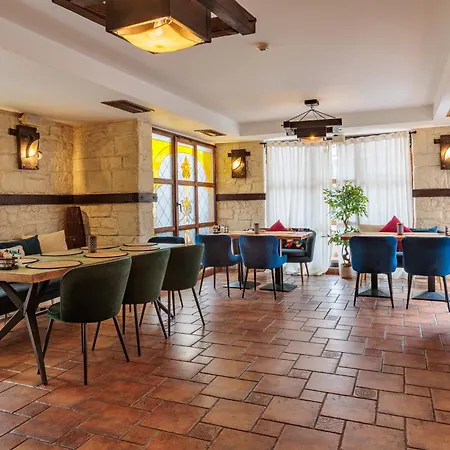 Otel семеен опера 3*