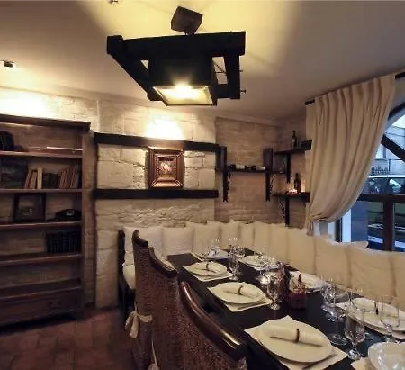 מלון семеен опера בורגאס