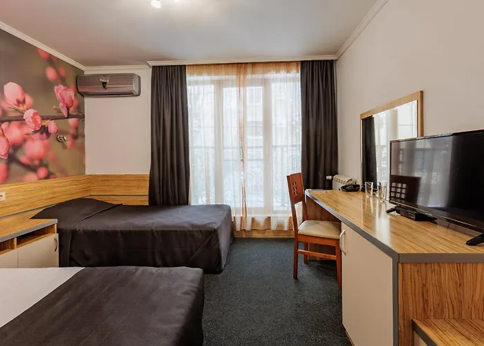 семеен опера Hotel 3*