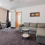 семеен опера Hotel 3*