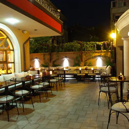 семеен опера Hotel Burgas City