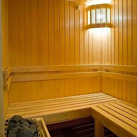семеен опера Hotel