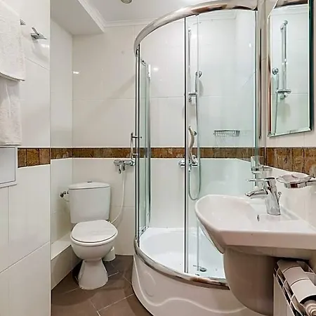 семеен опера Hotel