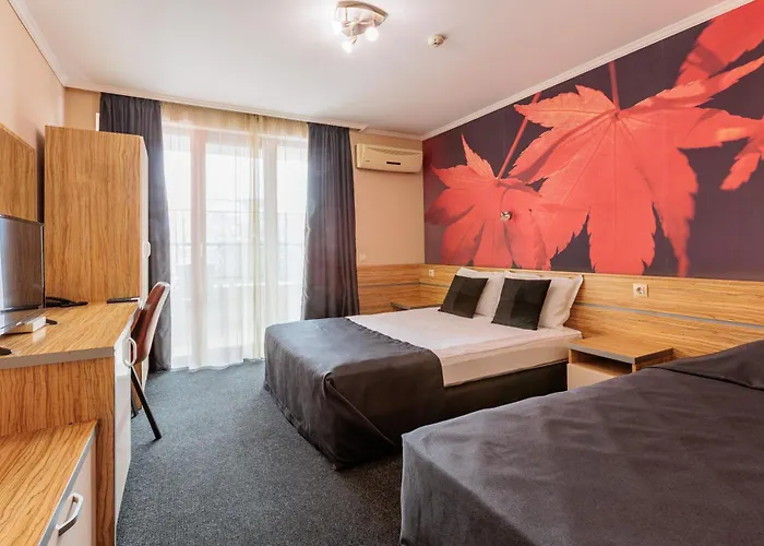 Otel семеен опера